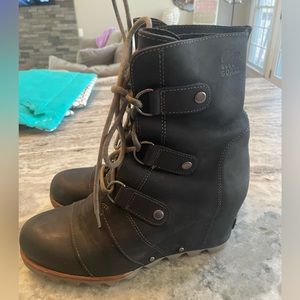 Sorel wedge boots